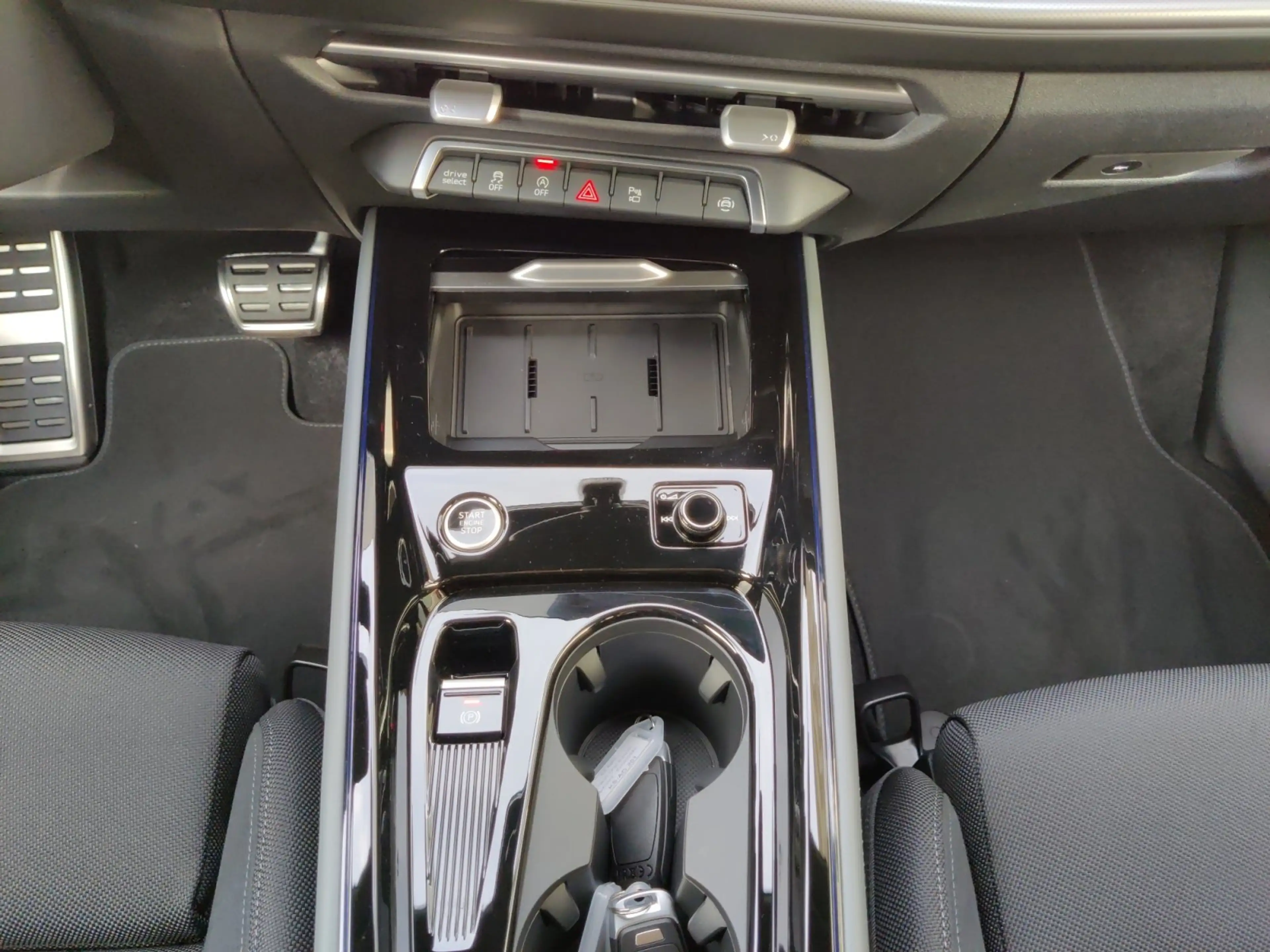 Audi Q3 1.5 TFSI 360 ACC AHK — photo 10