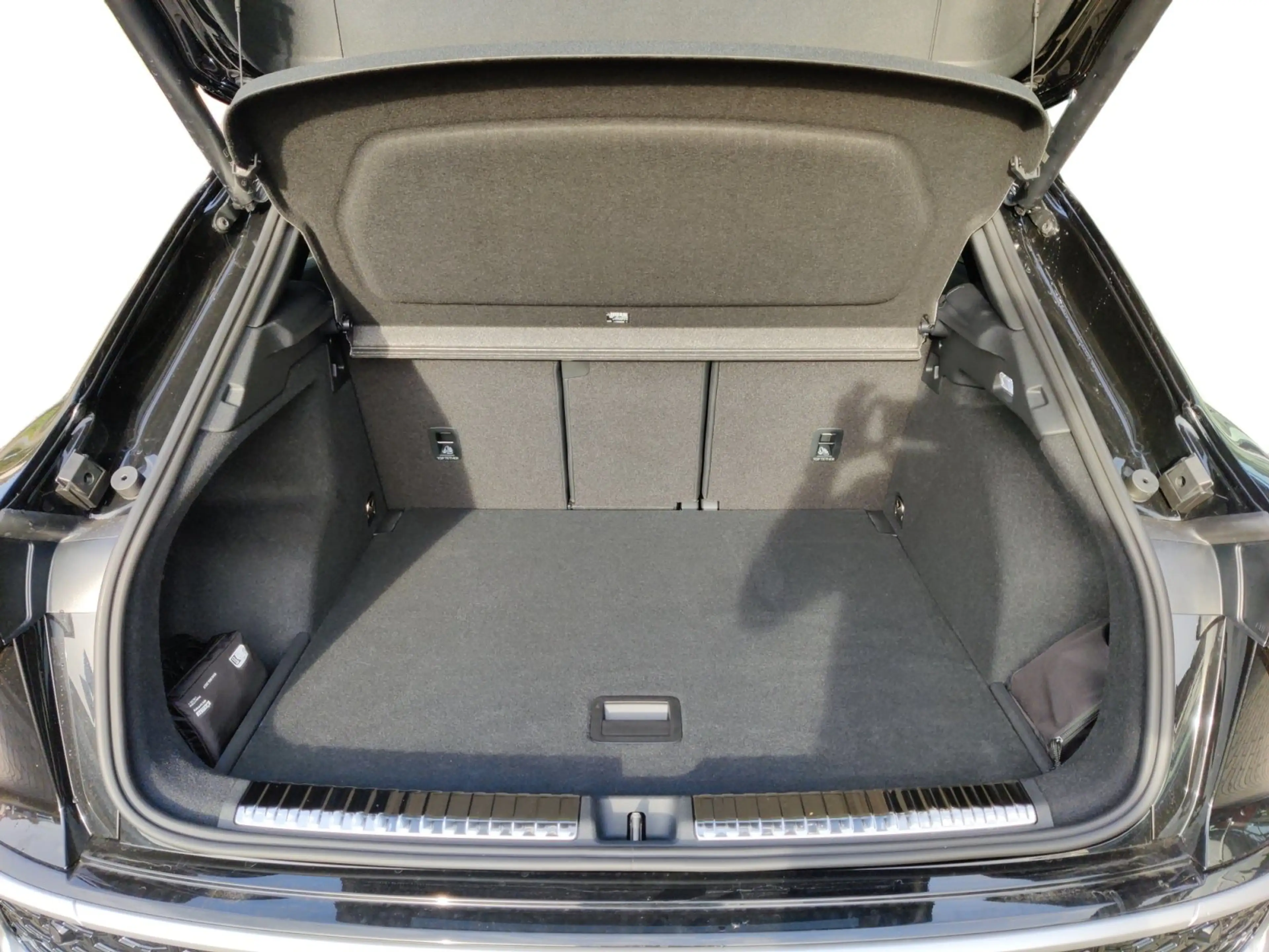 Audi Q3 1.5 TFSI 360 ACC AHK — photo 15