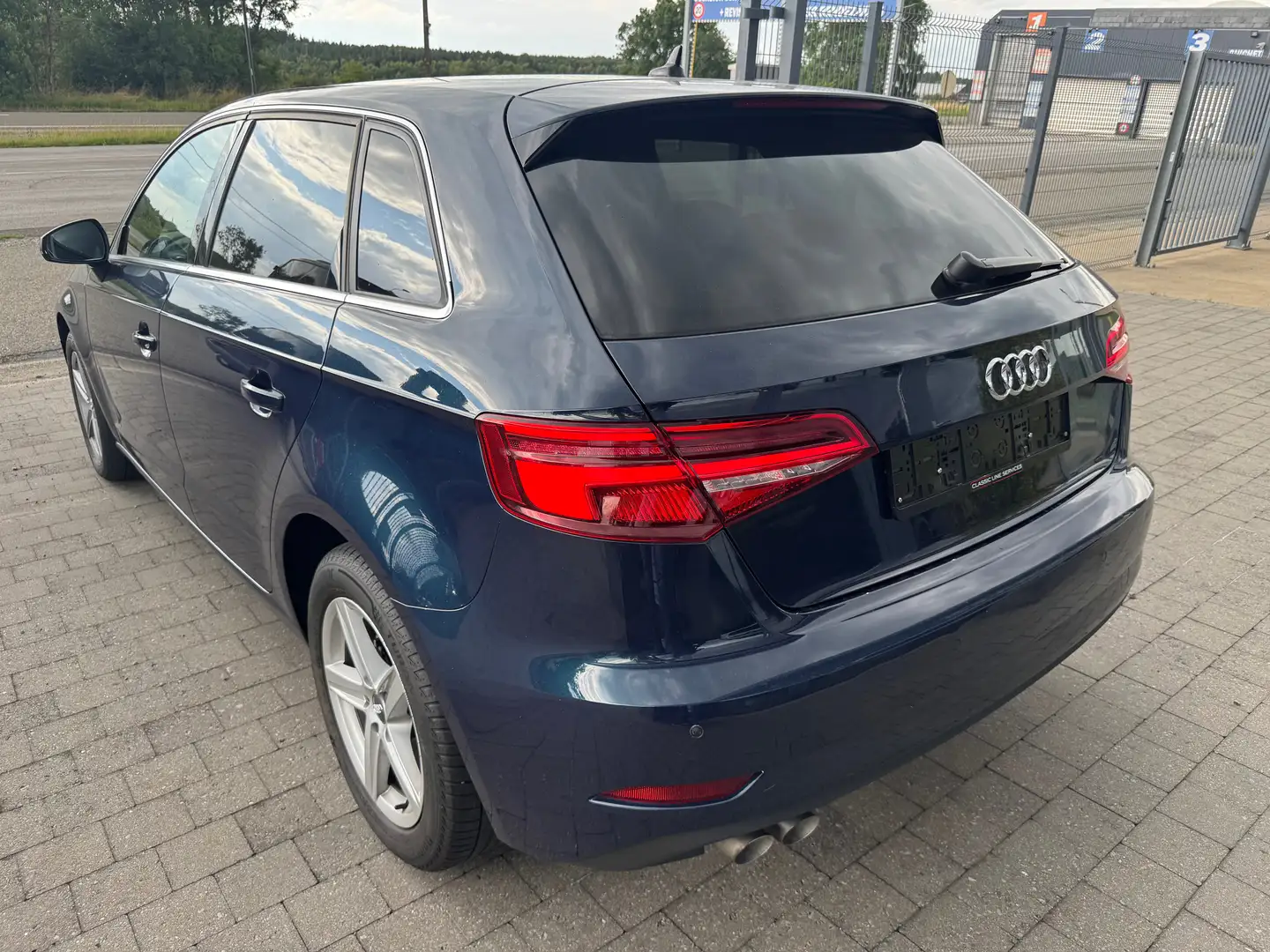 Audi A3 A3 Sportback 2.0 TDi Design S tronic Blau - 2