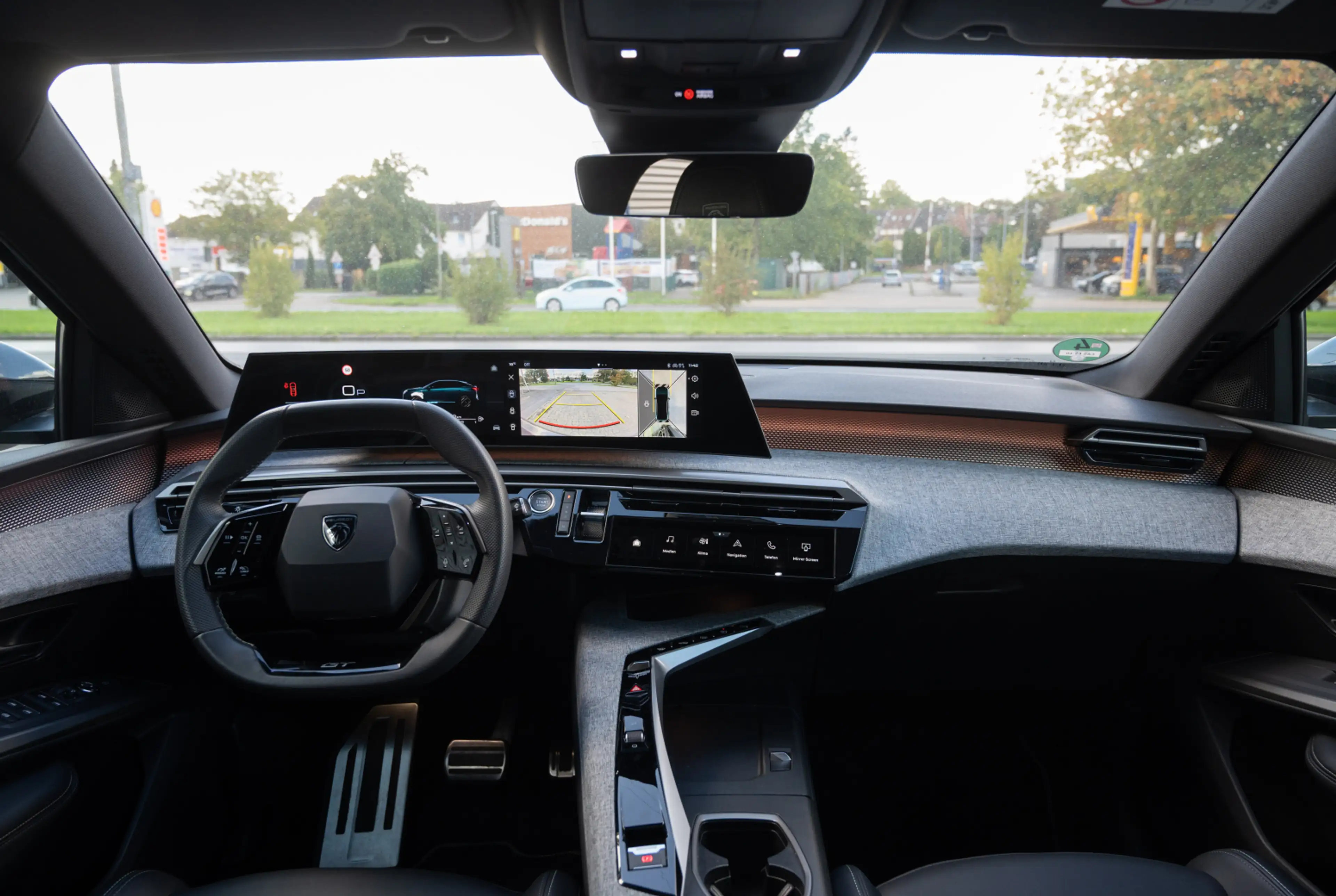 Peugeot 3008 GT 1.2 Hybrid 145 e-DSC6 *PANO-PAKET*180°KAMERA*SHZ* — photo 6