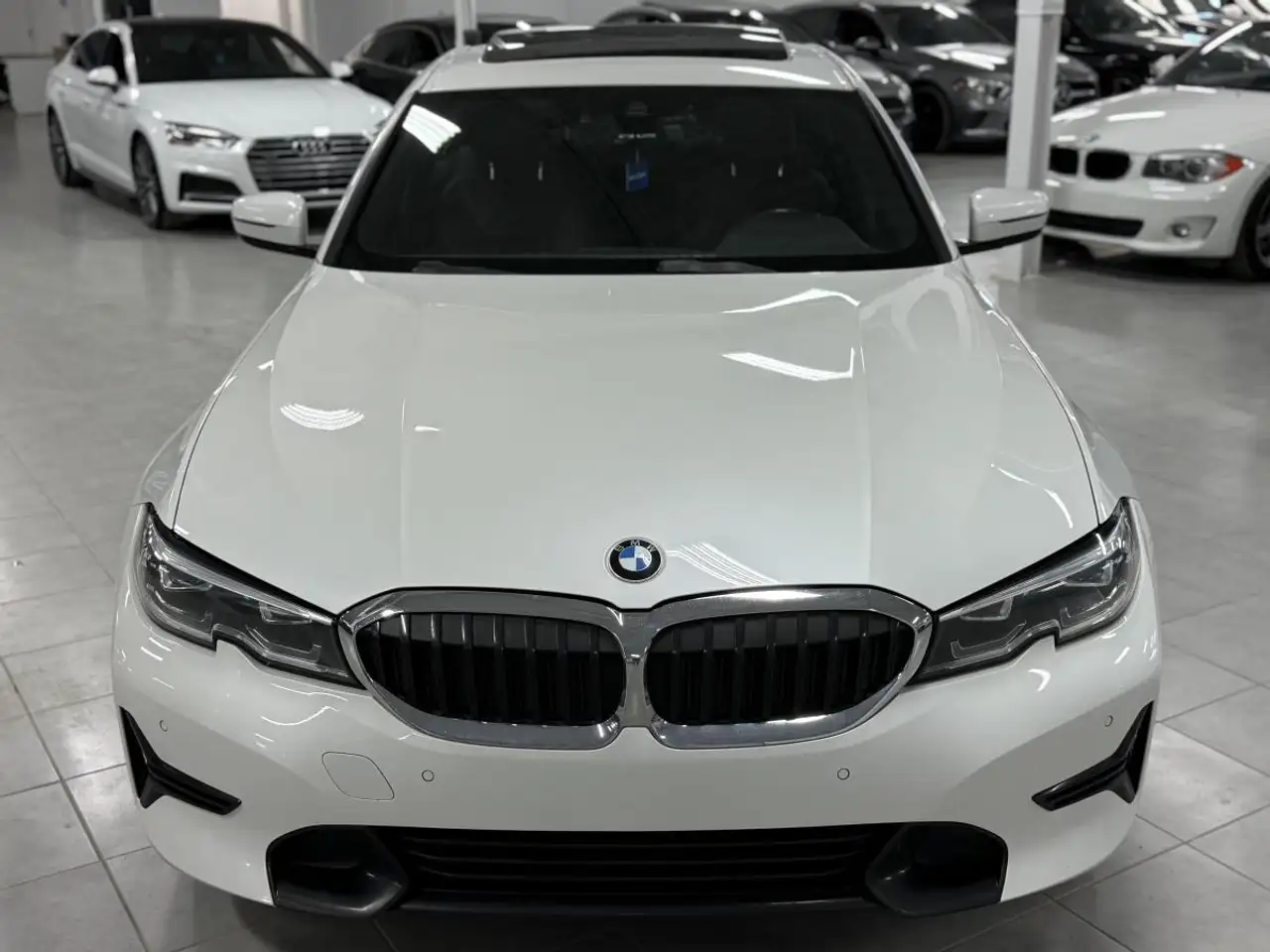 BMW 3 Series снимка BMW 3 Series