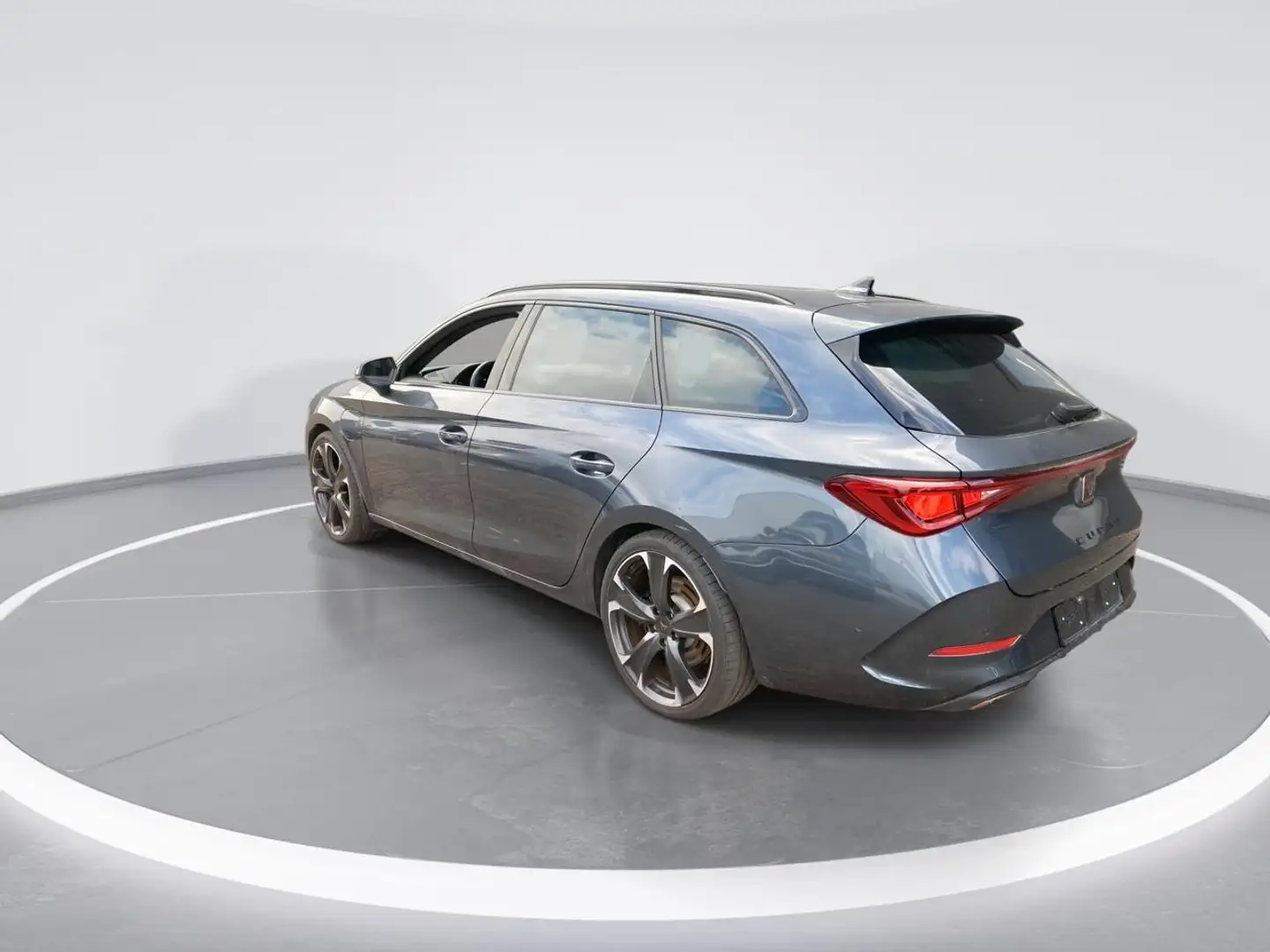 CUPRA Leon Sportstourer 1.4e-Hybrid 180kW/245PK VZ DSG · Trek Grijs - 2