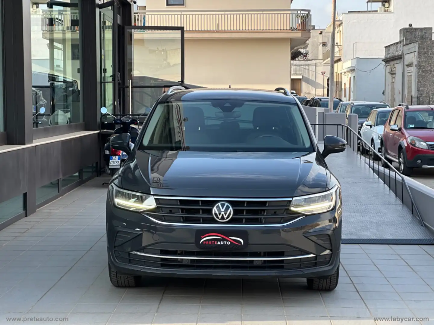 Volkswagen Tiguan 2.0 TDI 150CV SCR DSG Elegance Grigio - 2