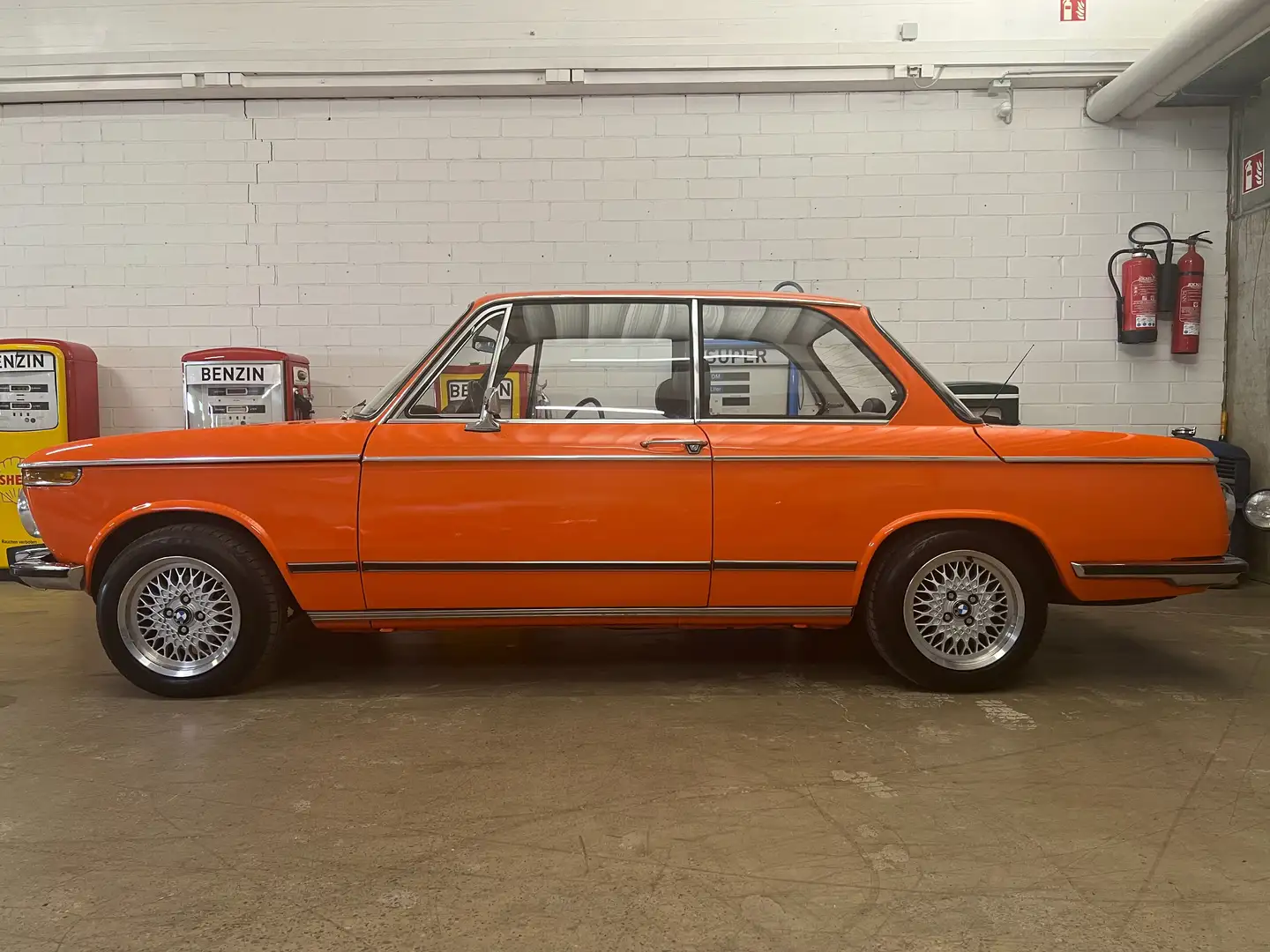 BMW 2002 Оранжевий - 1