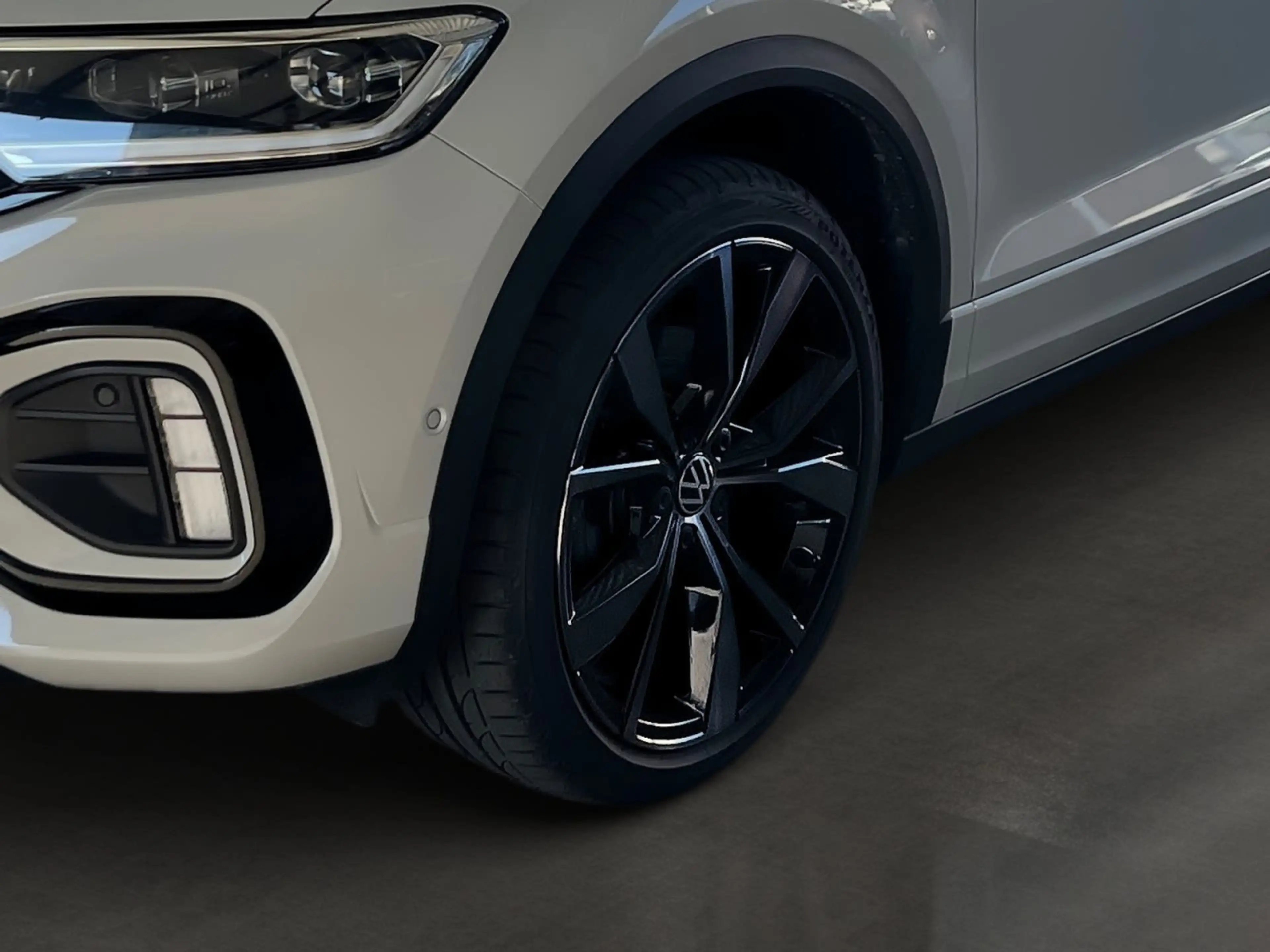 Volkswagen T-Roc R-Line Edition Karmann AHK Stand — photo 4