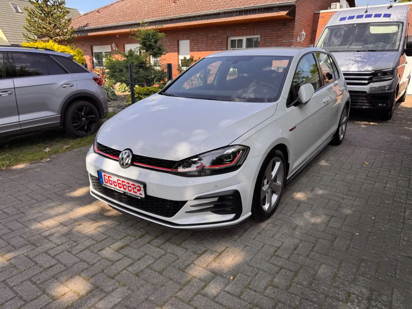 Volkswagen Golf VII GTI BMT/ LED/ Navi/ DSG Weiß - 2