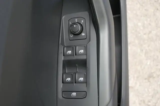 Volkswagen T-Cross view 4