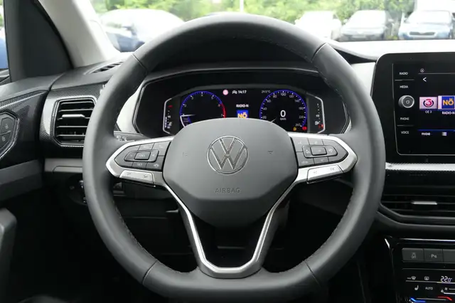 Volkswagen T-Cross view 8