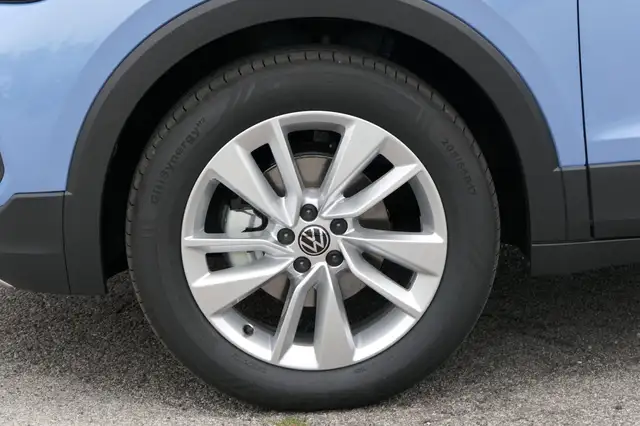 Volkswagen T-Cross view 3