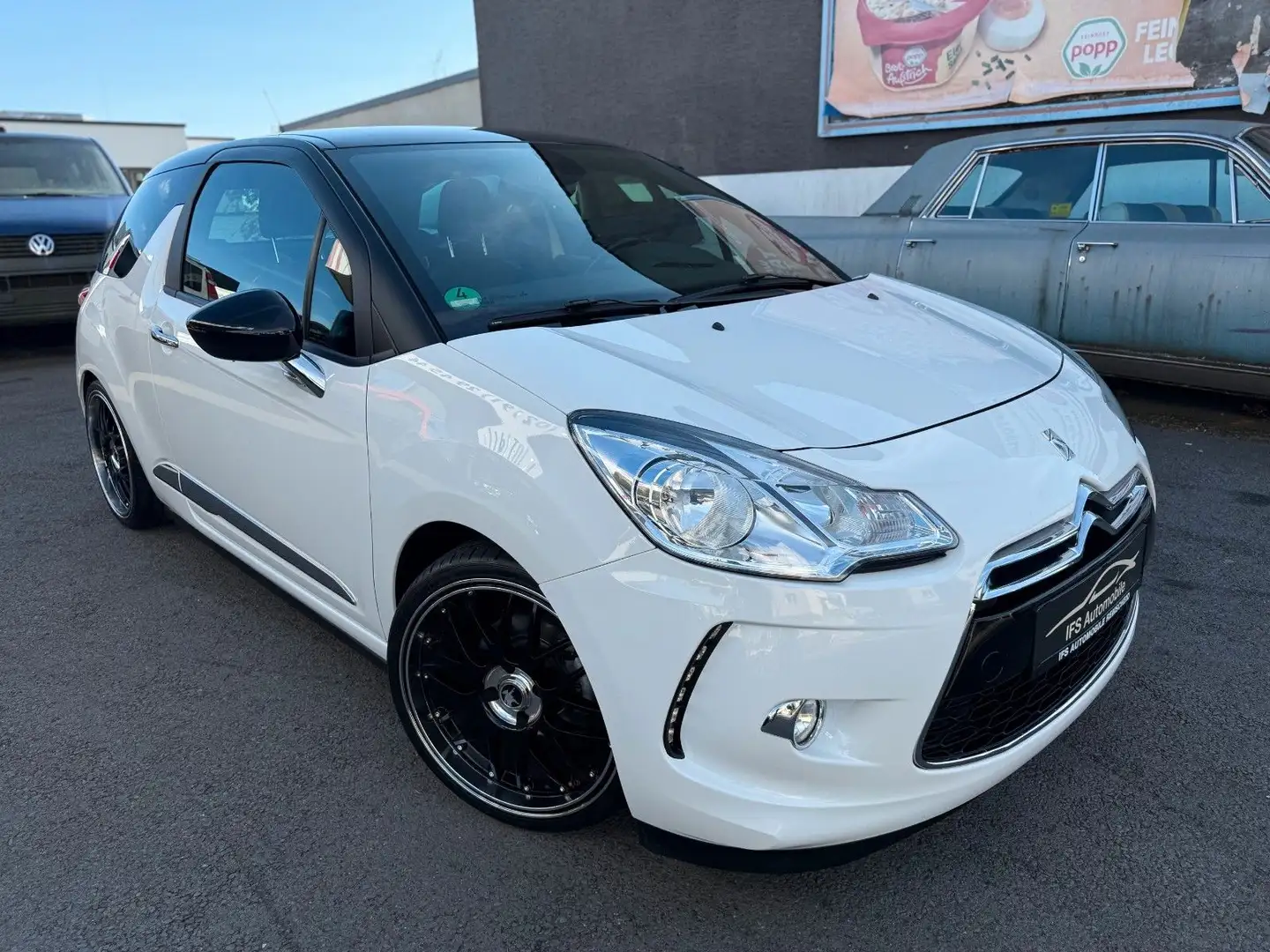 Citroen DS3 SoChic 1 HAND NUR 30800 KM Weiß - 2