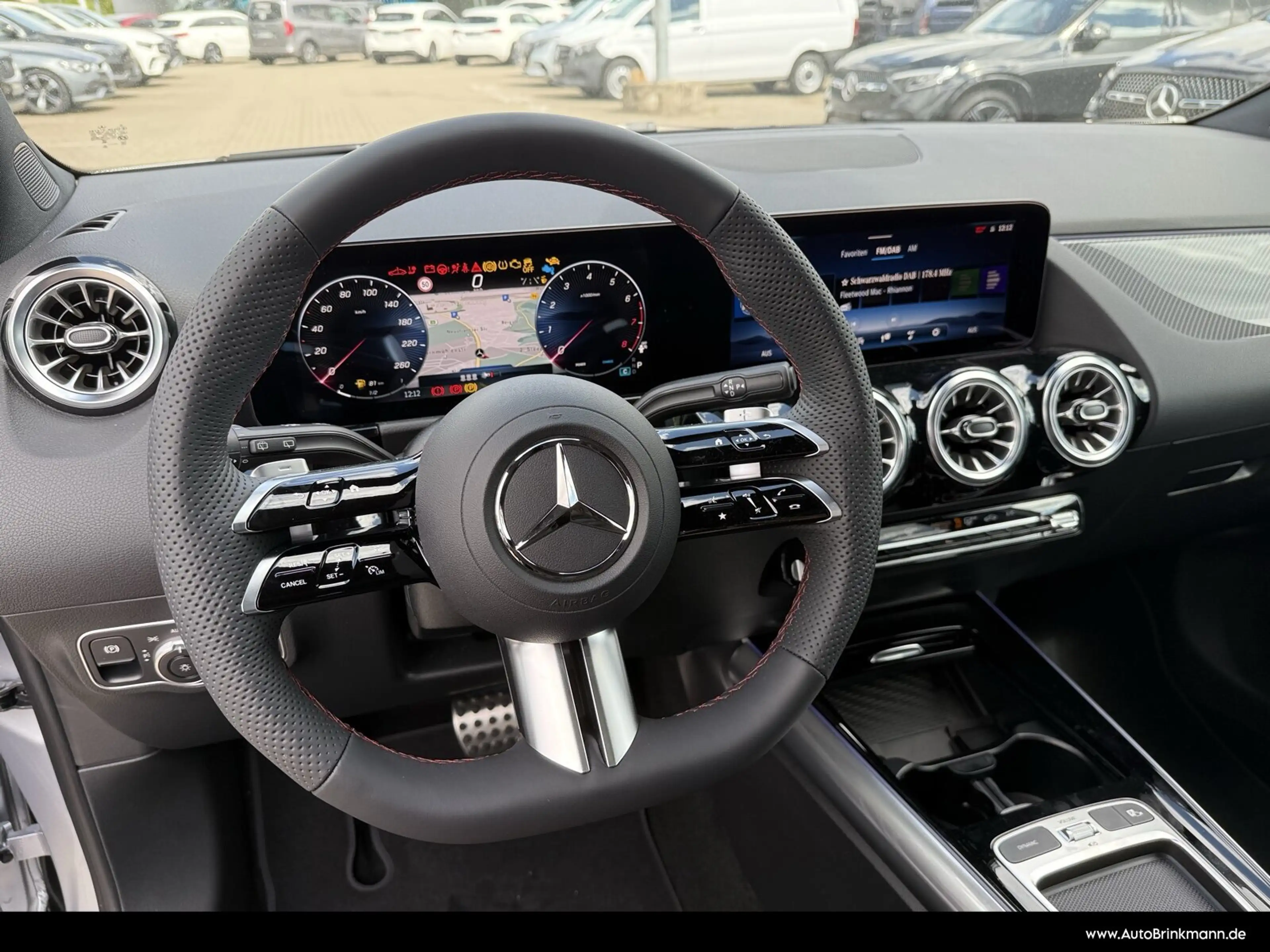 Mercedes-Benz GLA 200 GLA 200 AMG Line/Pano/Multibeam/AHK/360°/EasyP — photo 12