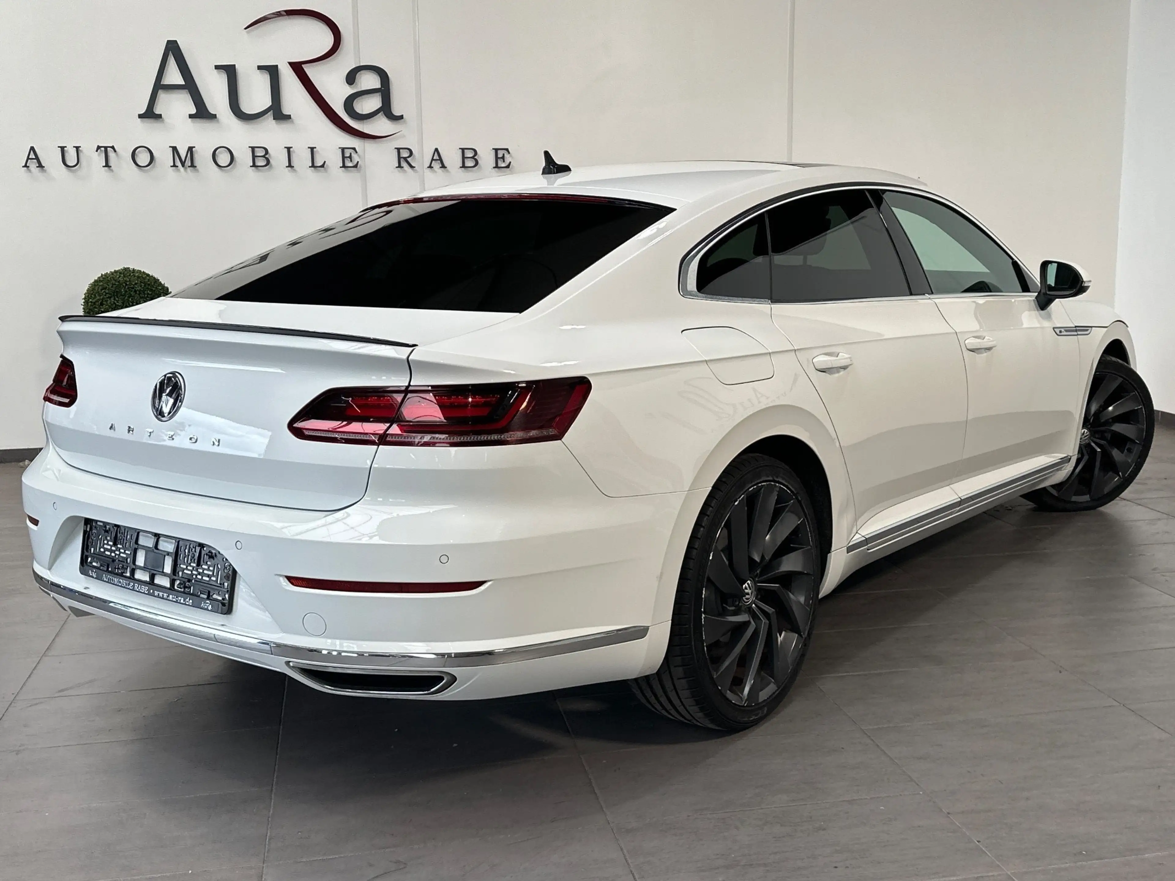 Volkswagen Arteon 2.0 TSI DSG R-Line NAV+LED+PANO+360°+ACC+DCC+KAM — photo 4