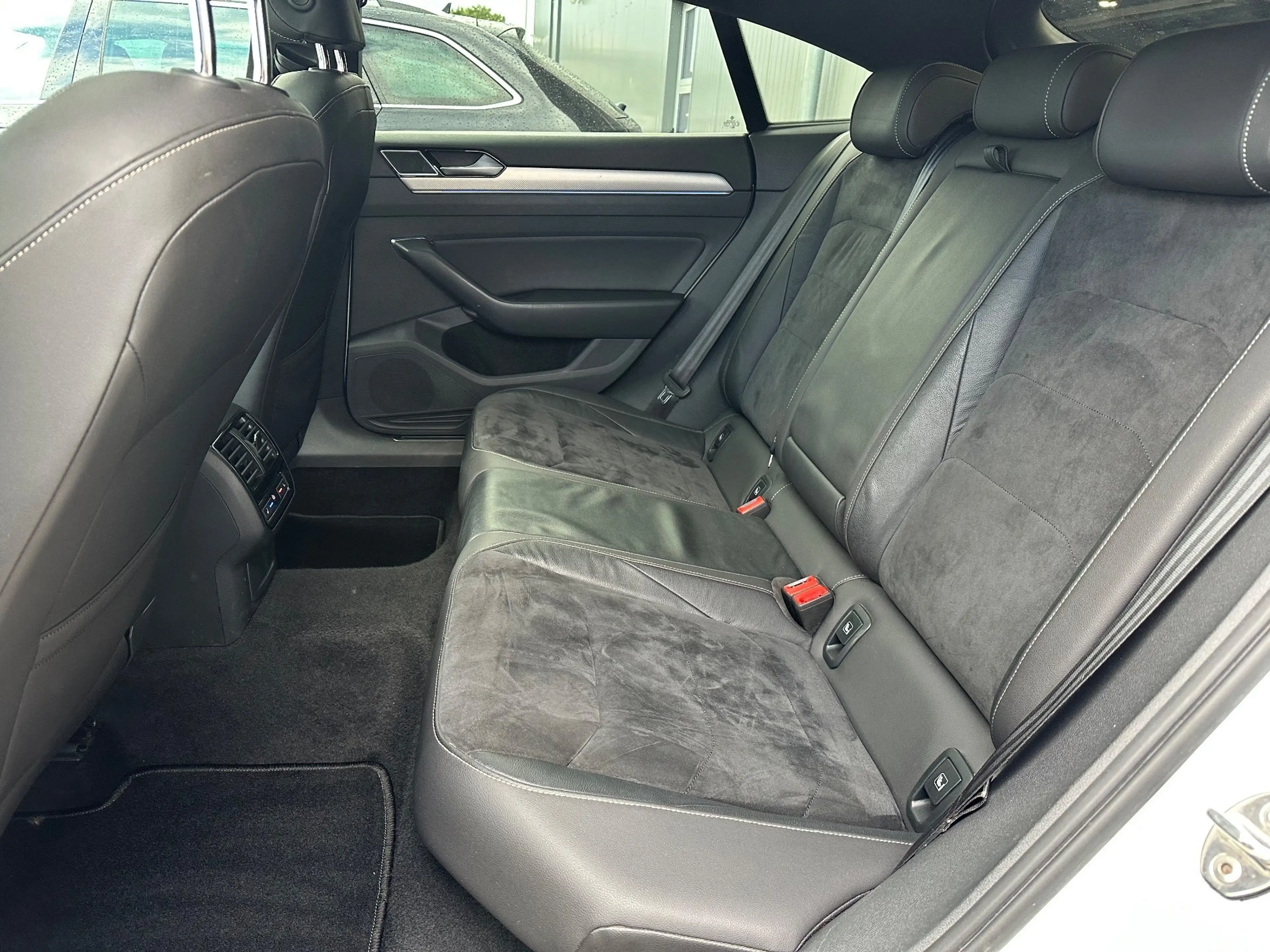 Volkswagen Arteon 2.0 TSI DSG R-Line NAV+LED+PANO+360°+ACC+DCC+KAM — photo 12