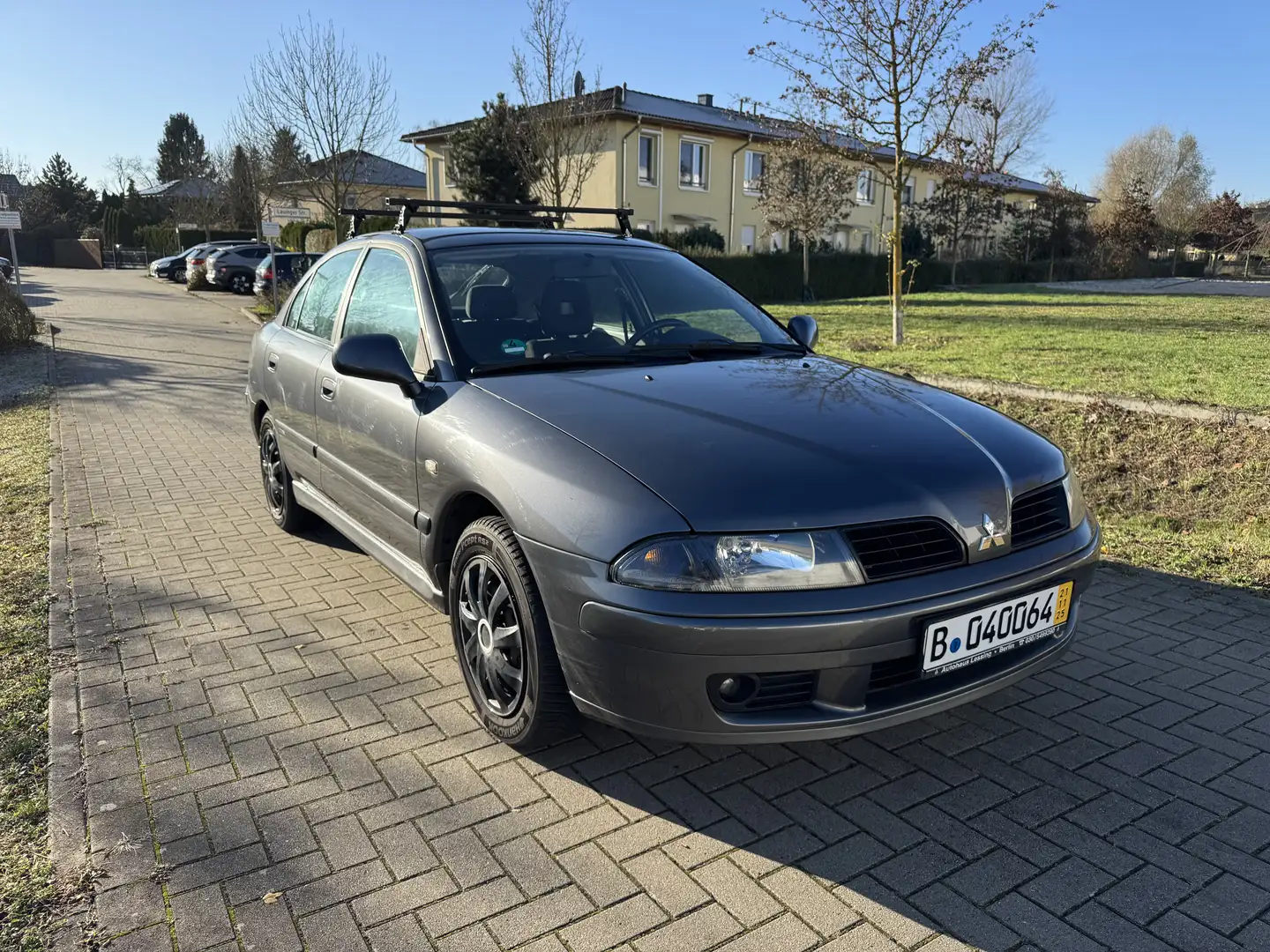 Mitsubishi Carisma 1.6 Comfort - 1