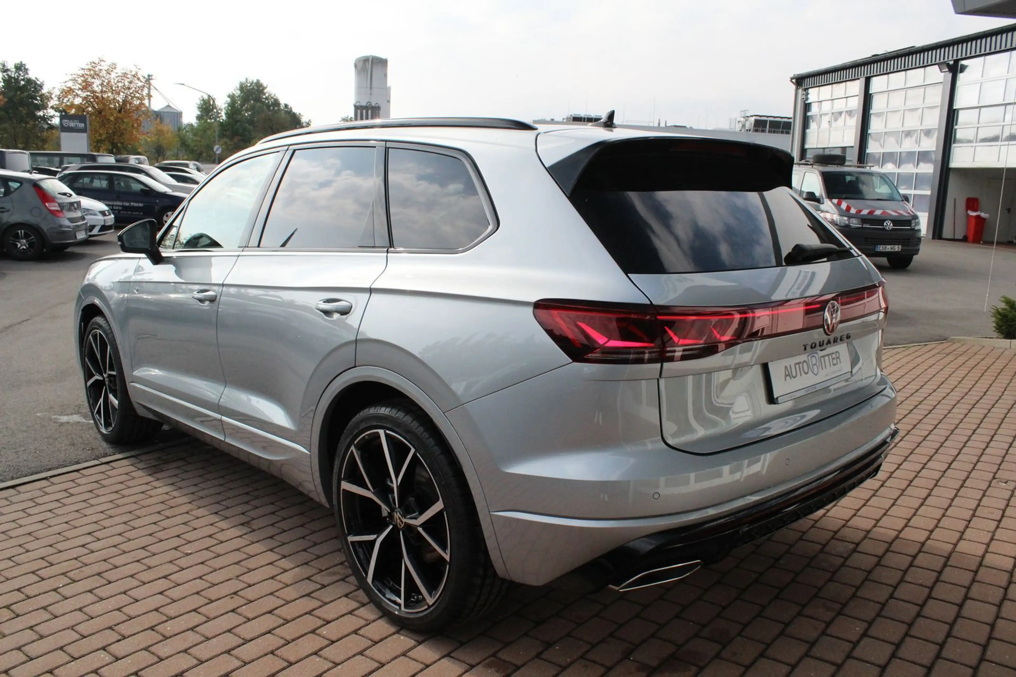 Volkswagen Touareg R-Line Final Edition Pano+SHZ+CarPlay... — photo 6