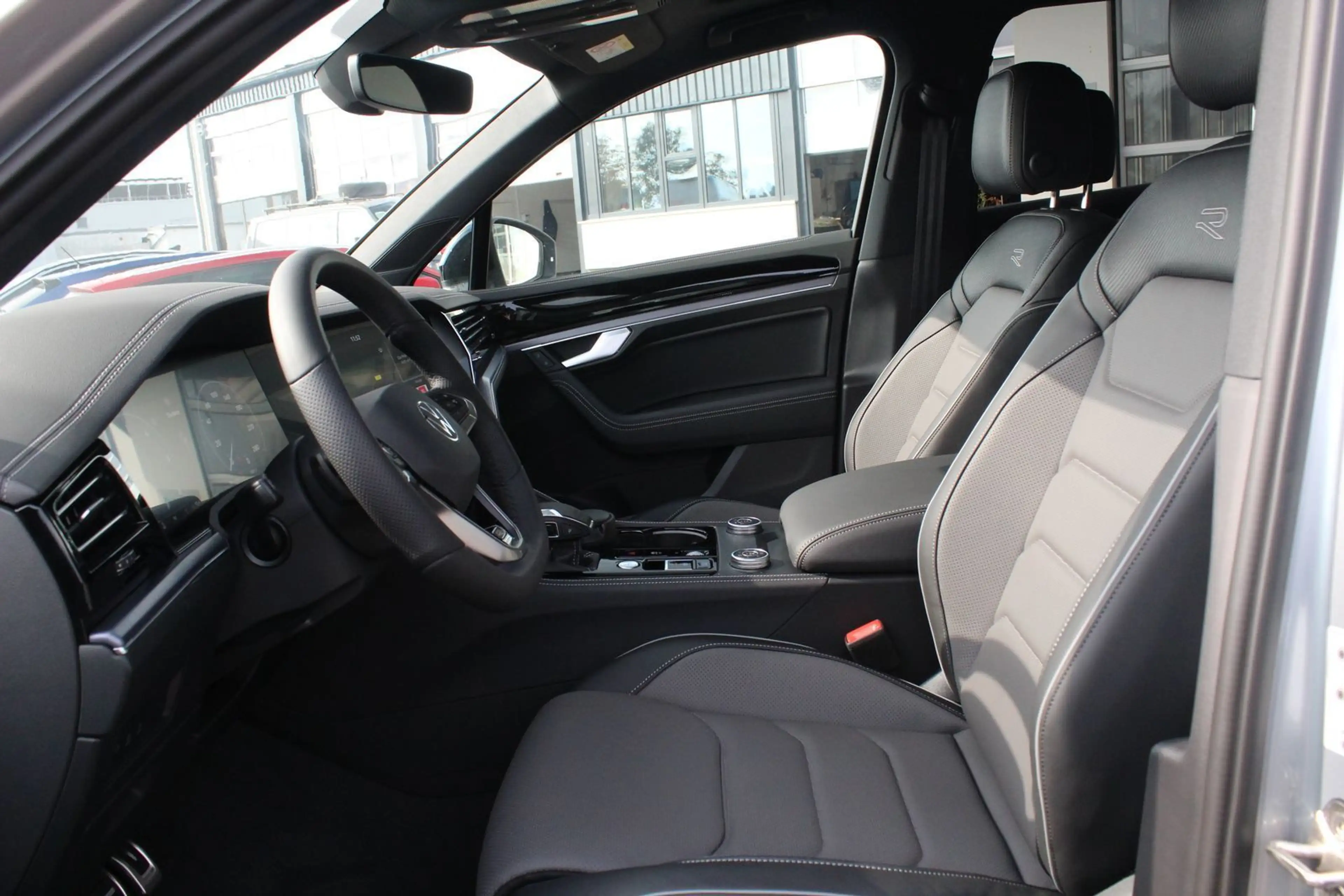 Volkswagen Touareg R-Line Final Edition Pano+SHZ+CarPlay... — photo 10