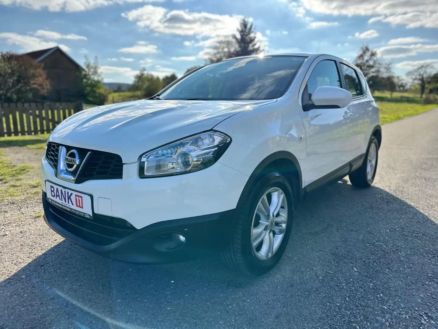 Nissan Qashqai Acenta 4X4*Aut.*AHK*Kam*Navi*Pano*Xen*8x Weiß - 2