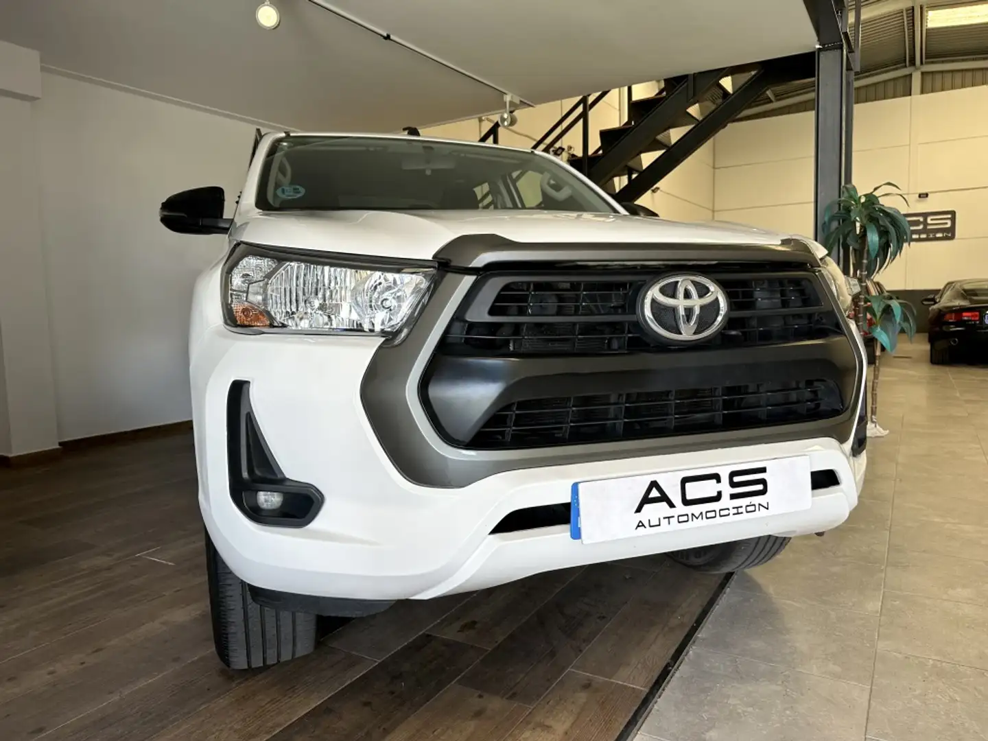 Toyota Hilux Cabina Doble GX Blanco - 2