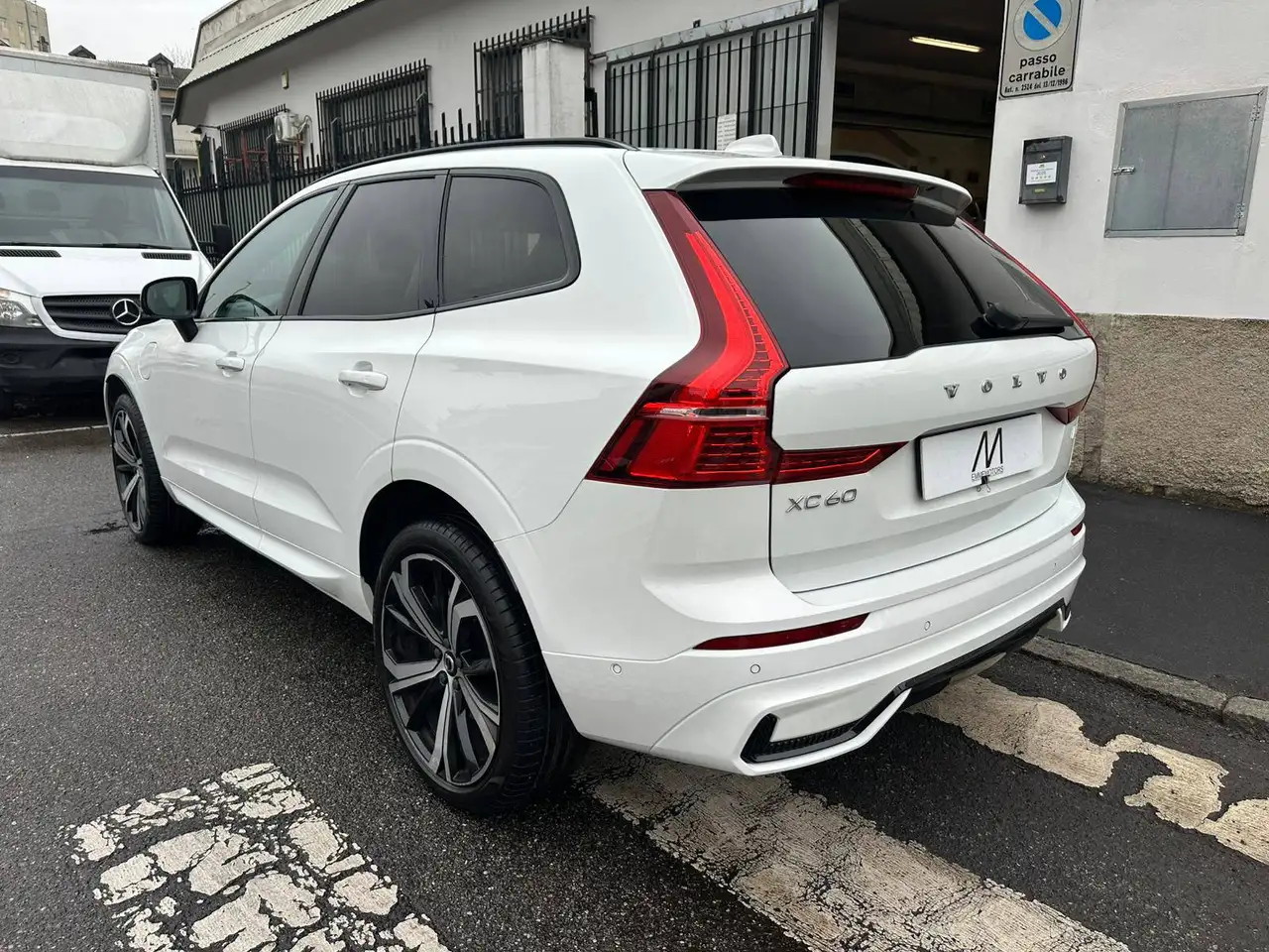 Volvo XC60 T6 phev R-design awd AUT/NAV/TETTO/CAMERA360/PELLE, миниатюра 6