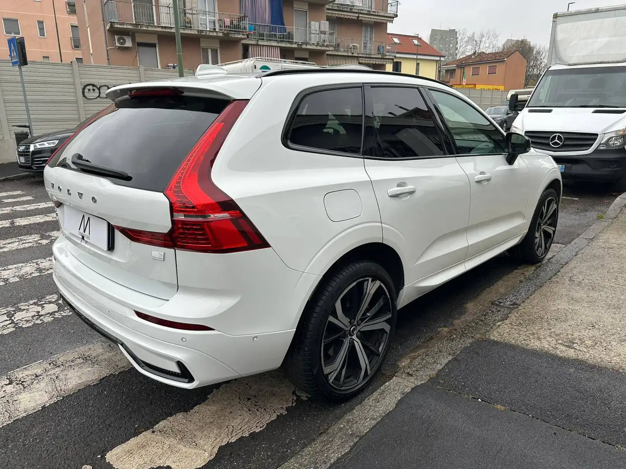 Volvo XC60 T6 phev R-design awd AUT/NAV/TETTO/CAMERA360/PELLE, миниатюра 4
