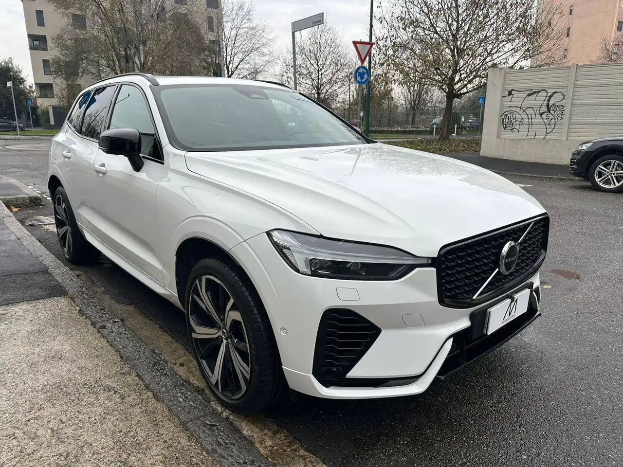 Volvo XC60 T6 phev R-design awd AUT/NAV/TETTO/CAMERA360/PELLE, миниатюра 3