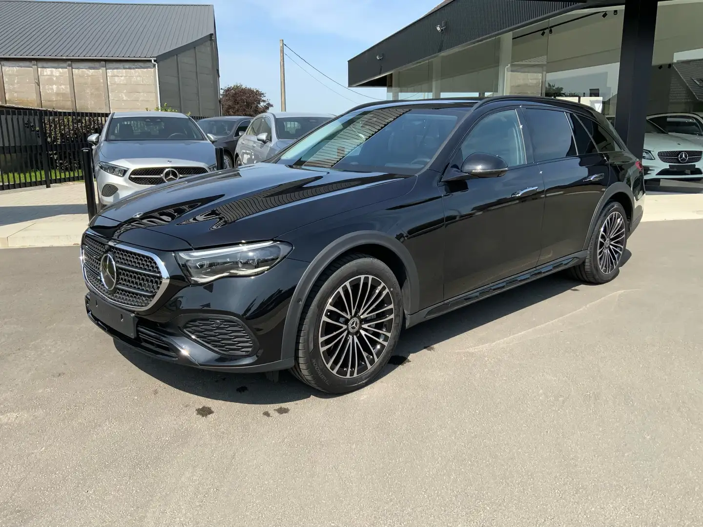 Mercedes-Benz E 300 Break All-Terrain  de 4-Matic hybride Zwart - 2