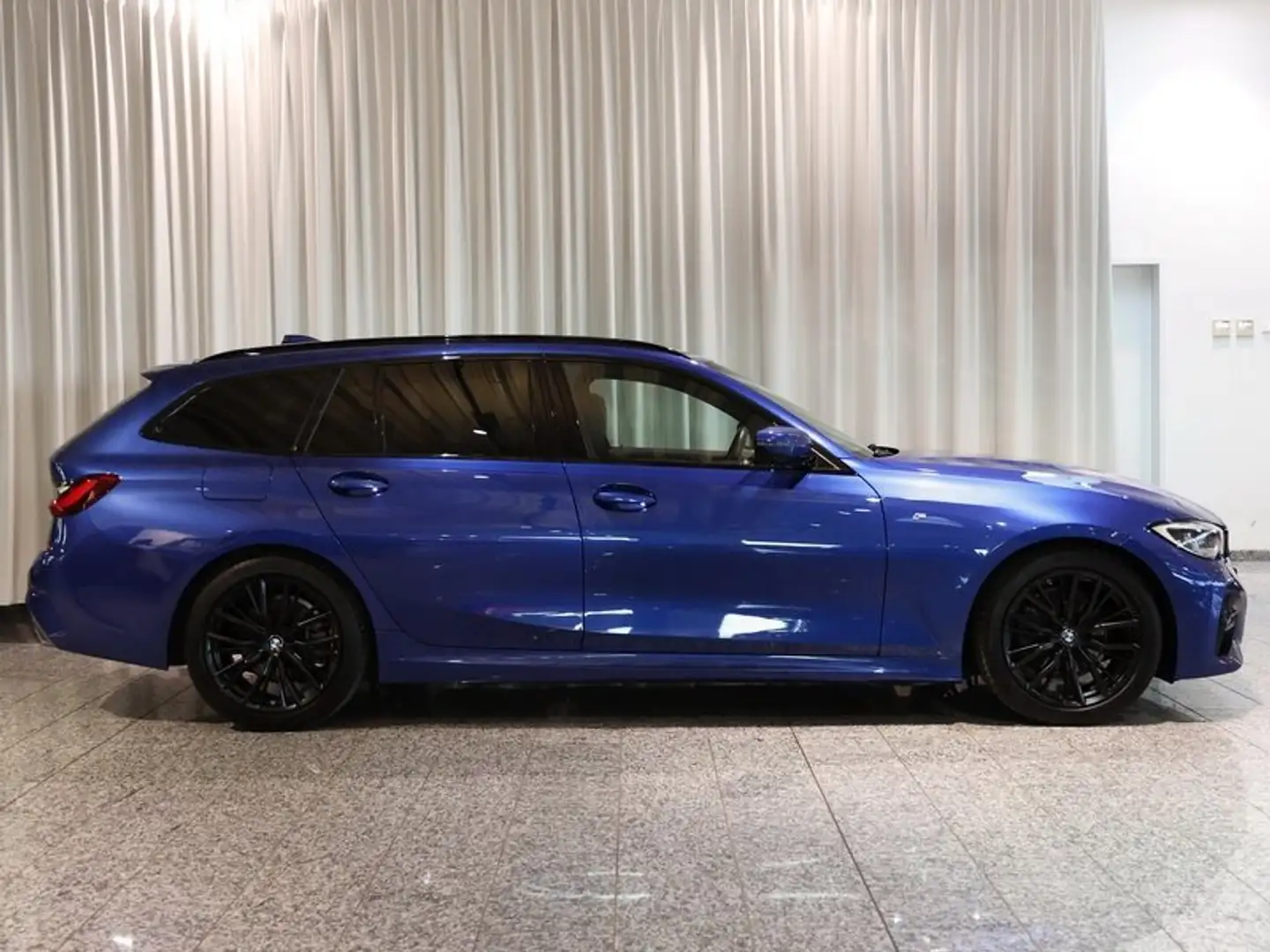 BMW 320 d Touring M Sport AHK Laser Pano HUD Bleu - 2