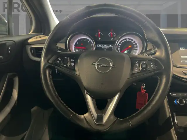 Opel Astra view 11