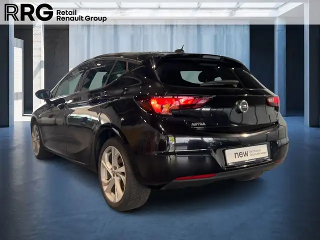Opel Astra view 4