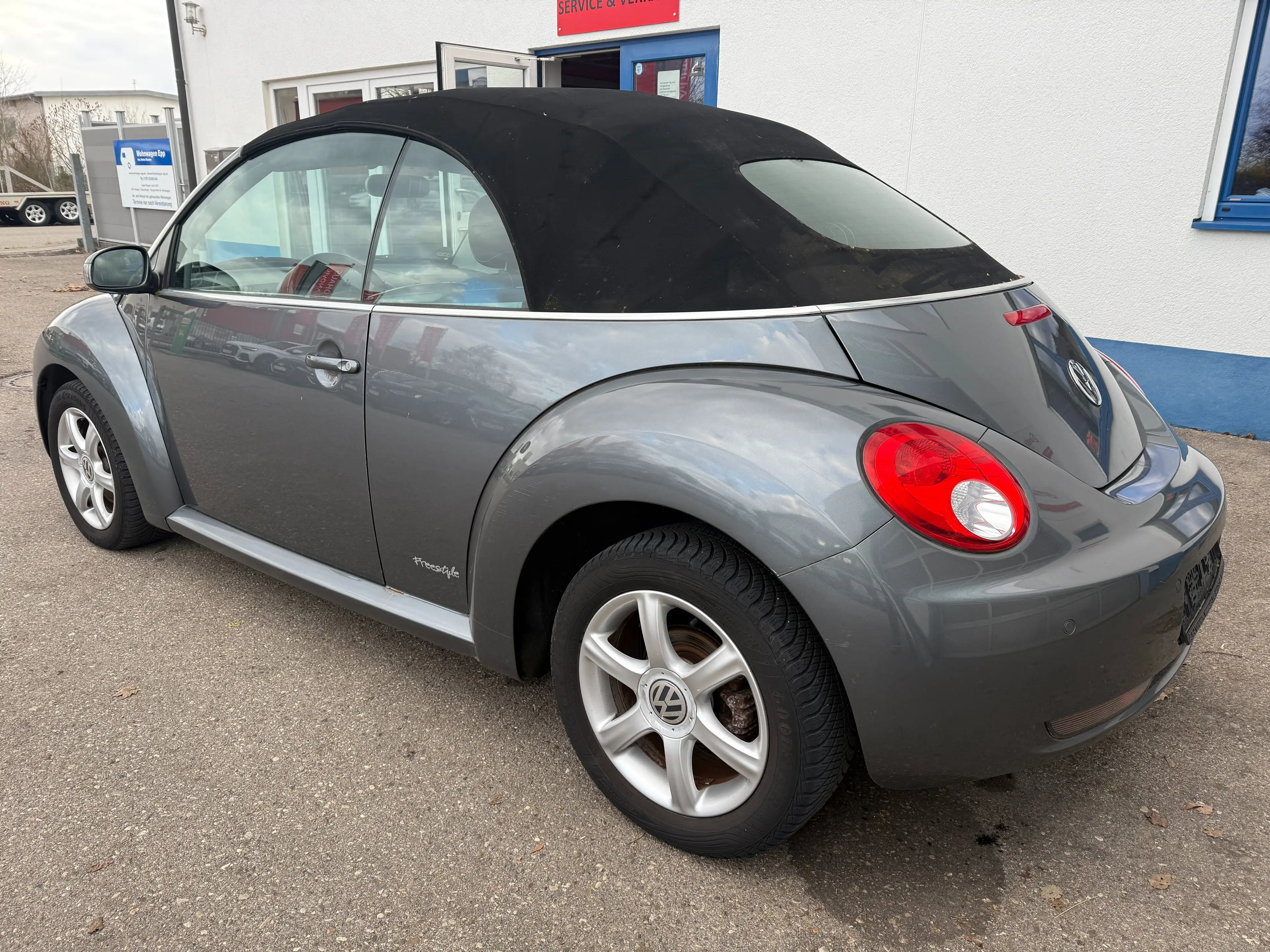 Volkswagen New Beetle 1.6 — photo 5
