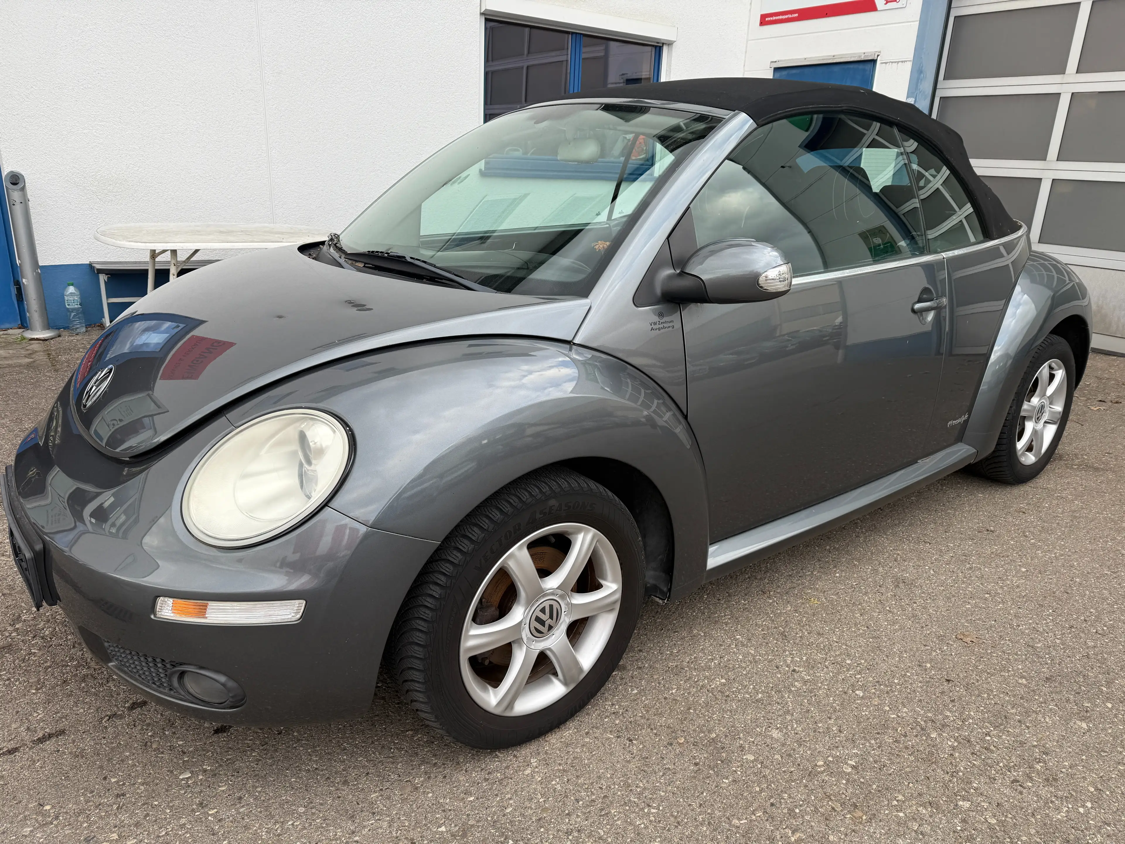 Volkswagen New Beetle 1.6 — photo 3
