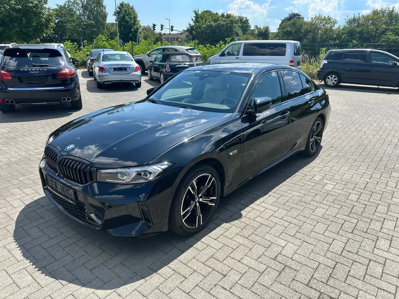 BMW 330