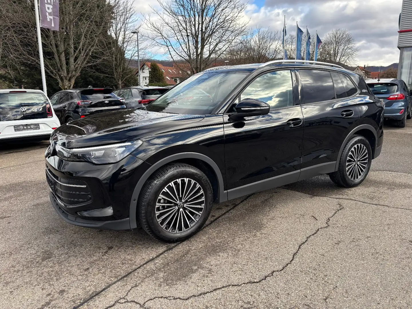 Volkswagen Tiguan "Goal"  150PS TDI DSG #18" #AHK #360° Noir - 1
