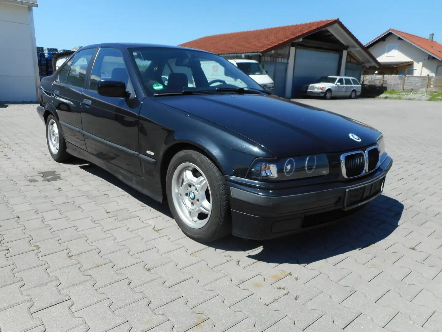 BMW 316 i Navi Kamera HU 05/2027 Nero - 2