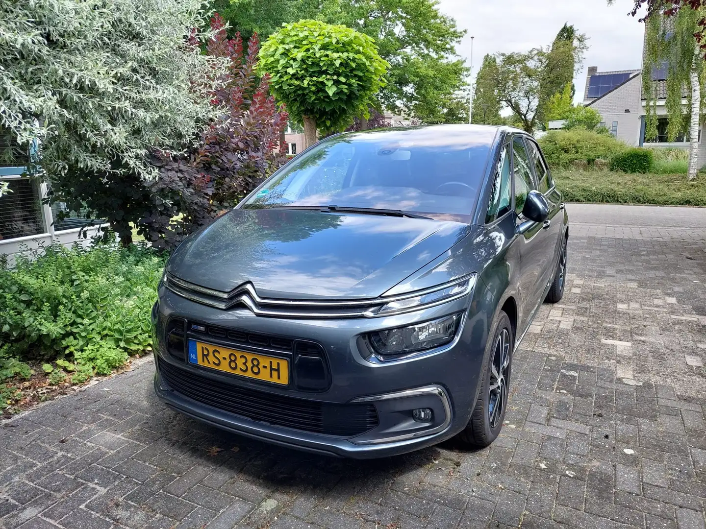 Citroen C4 Picasso C4 Picasso 1.2 PureTech Shine Grijs - 1