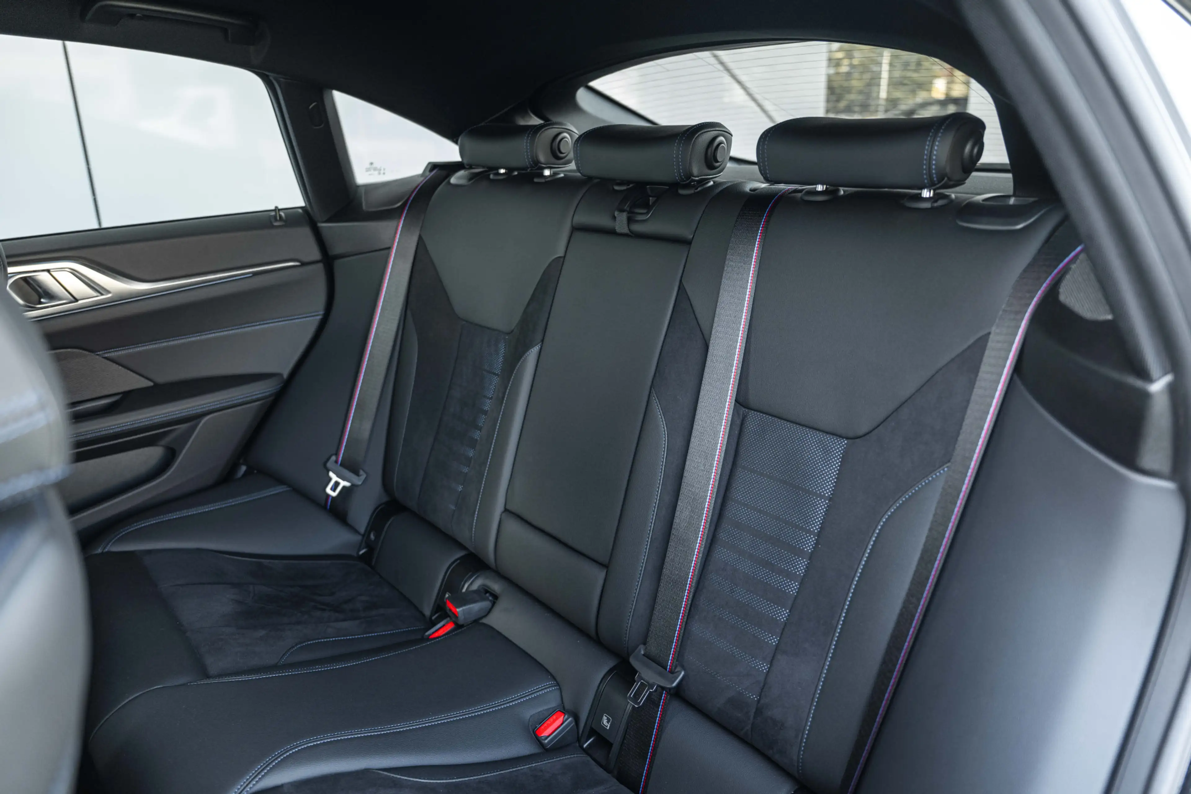 BMW i4 eDrive40 M Sport / Harman Kardon / Stoelverwarming — photo 5