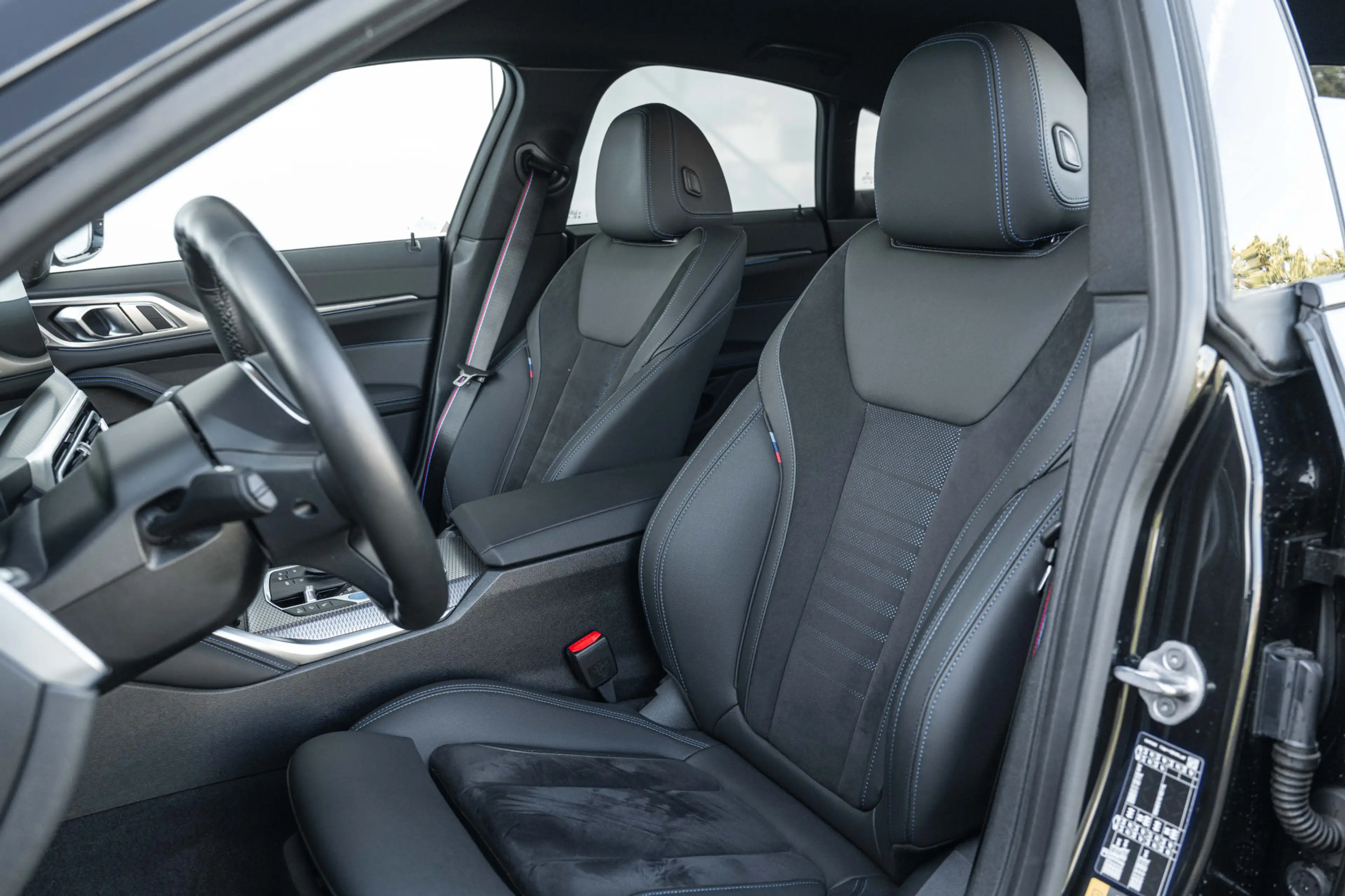 BMW i4 eDrive40 M Sport / Harman Kardon / Stoelverwarming — photo 4