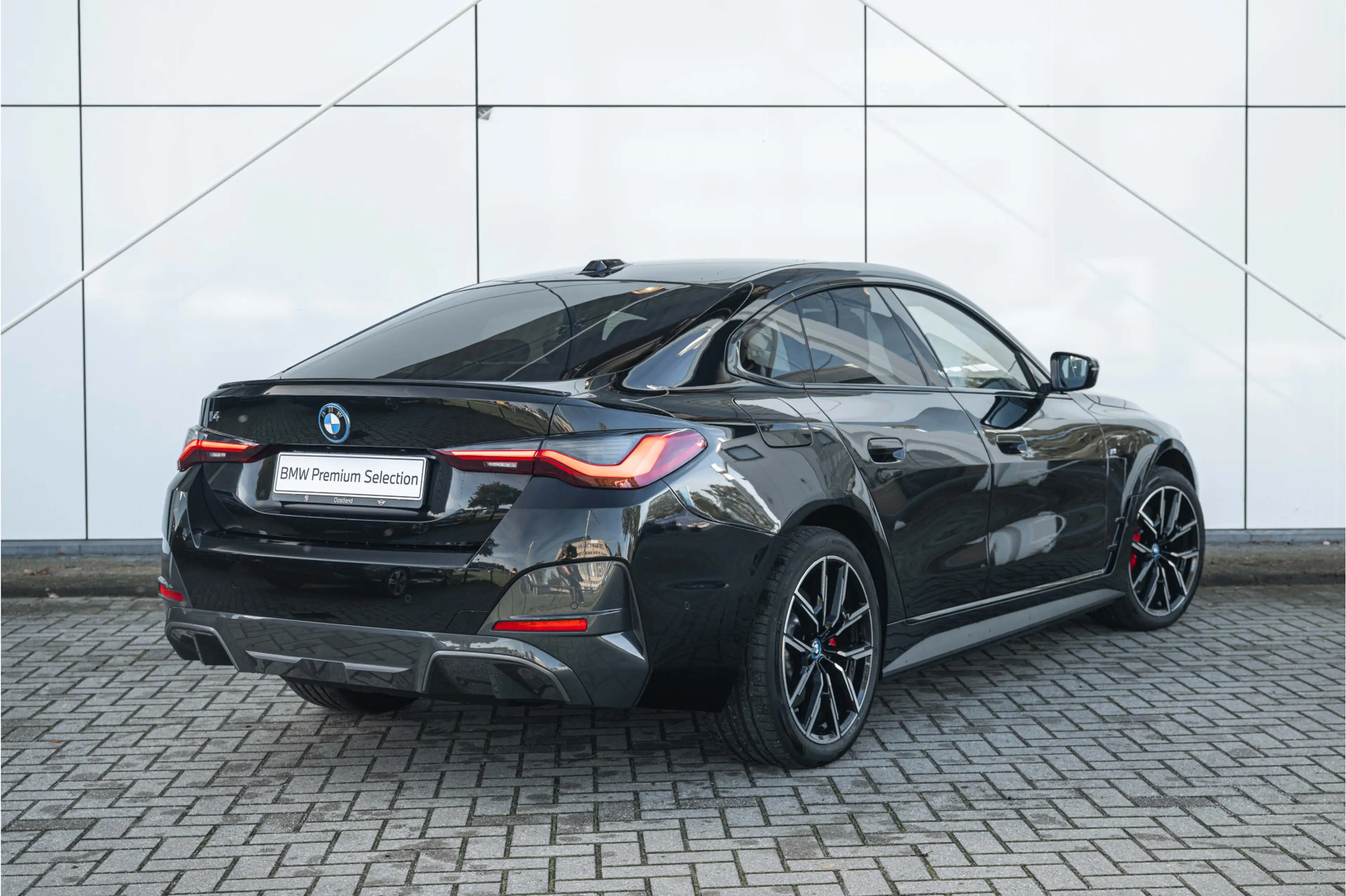 BMW i4 eDrive40 M Sport / Harman Kardon / Stoelverwarming — photo 2