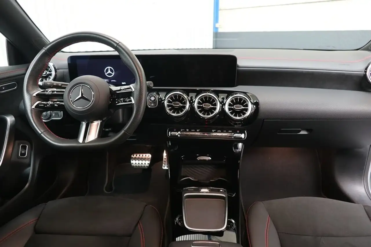Mercedes-Benz CLA AMG Pack Night Pack Trekhaak Navi MBUX 360 Camera Dodehoek, миниатюра 7