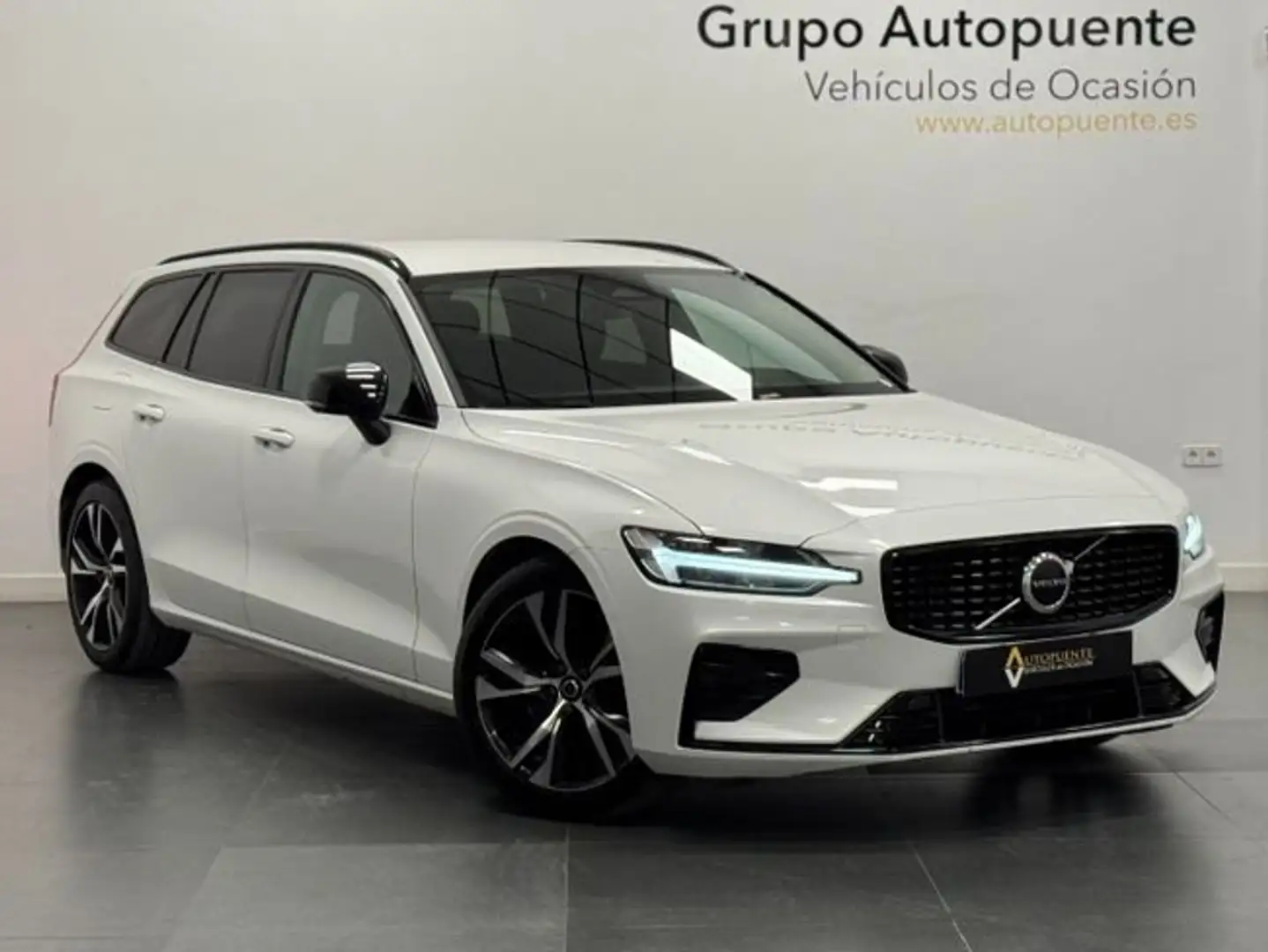 Volvo V60 2.0 B4 D PLUS DARK AUTO Blanc - 1