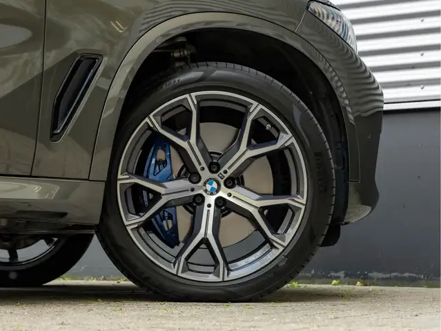 BMW X5 view 17