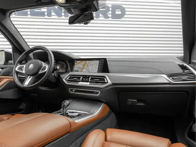 BMW X5 view 4