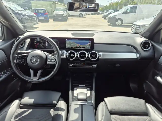 Mercedes-Benz GLB view 8