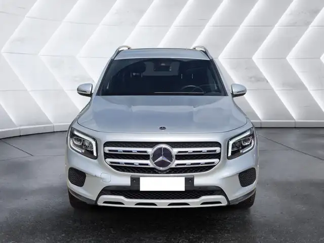 Mercedes-Benz GLB view 2
