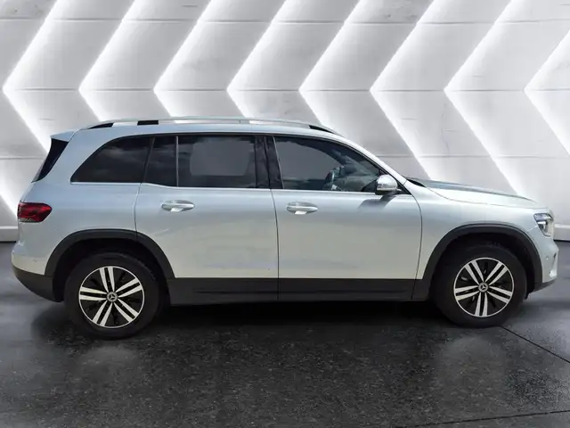 Mercedes-Benz GLB view 5