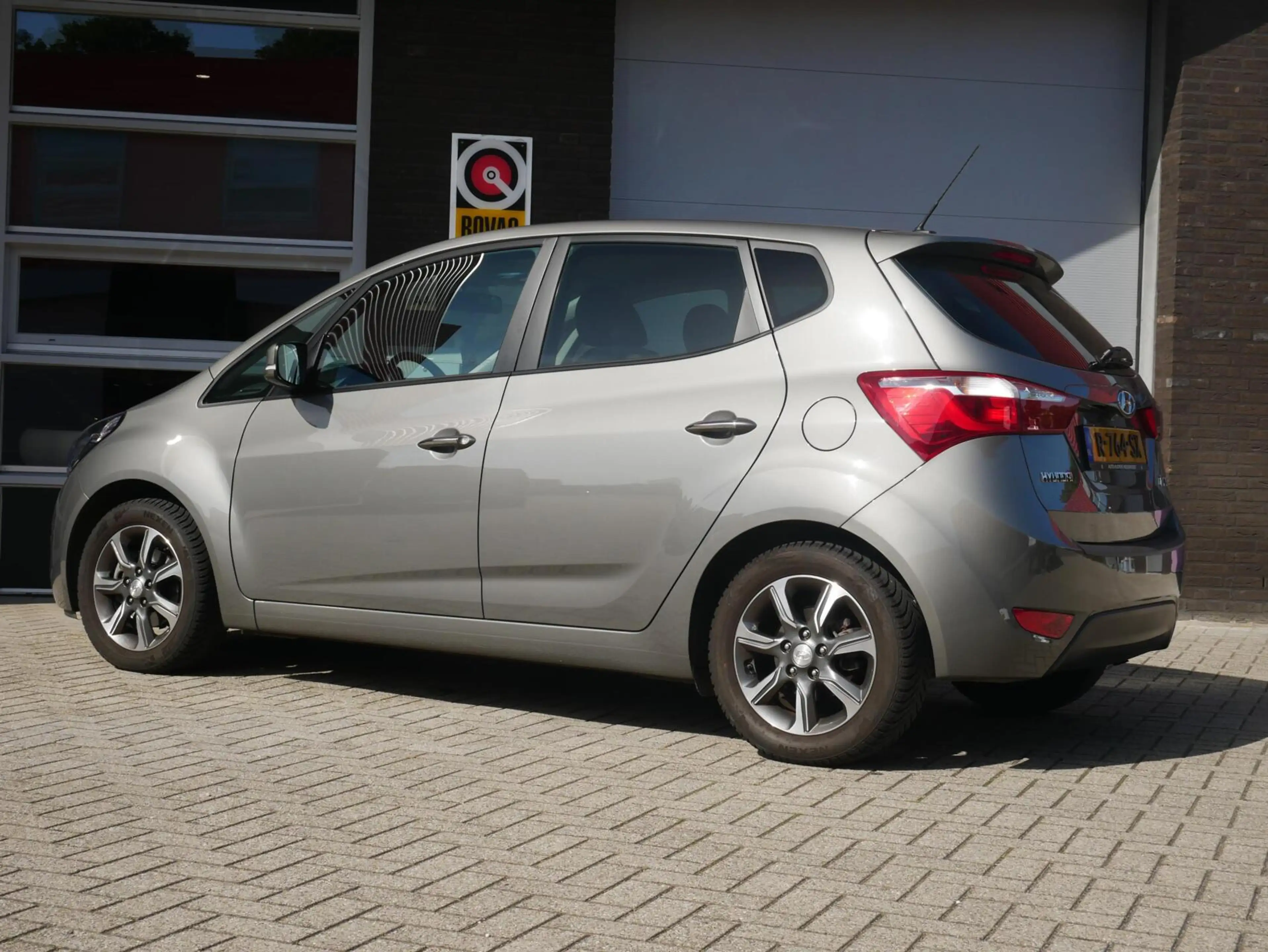 Hyundai iX20 1.6i Premium Camera| Cruise| Navi+BT — photo 3