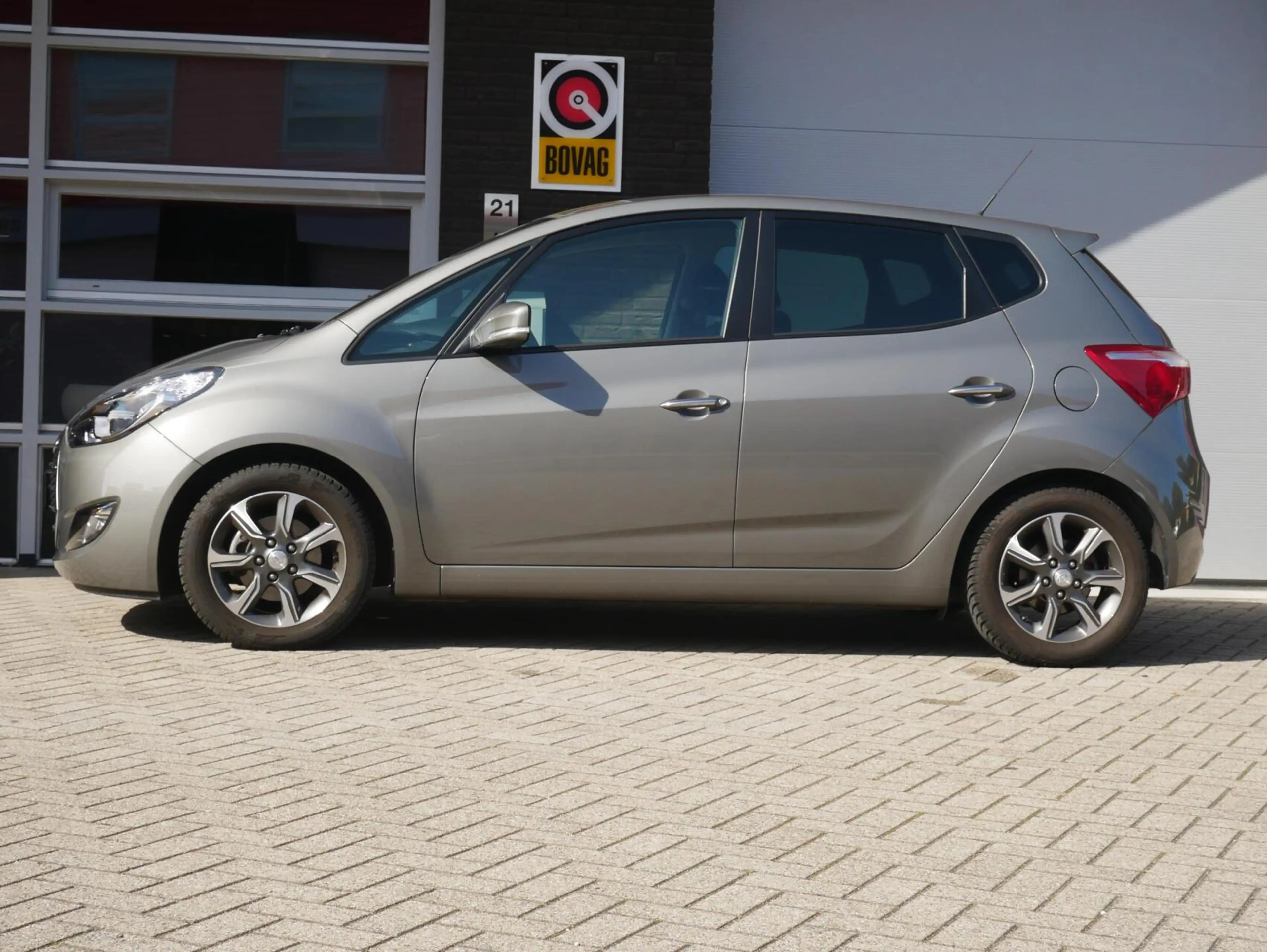 Hyundai iX20 1.6i Premium Camera| Cruise| Navi+BT — photo 2