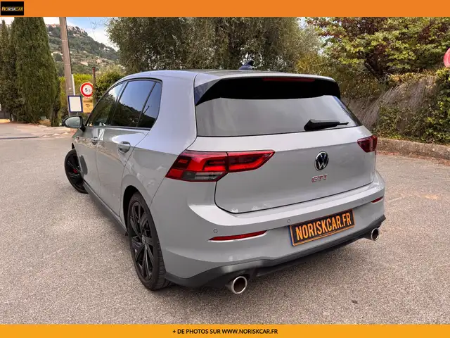Volkswagen Golf view 2