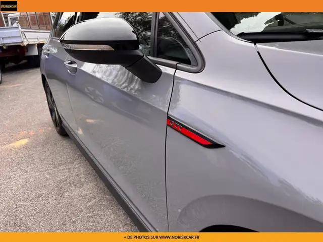 Volkswagen Golf view 9