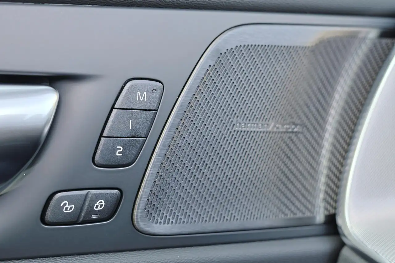 Volvo XC60 2026 — фото 10